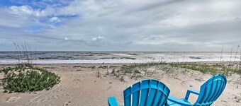 Next to Turtle Preserve: Oceanside Florida Retreat