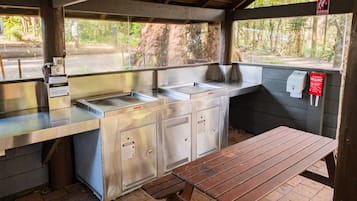 Tent, Shared Bathroom | BBQ/picnic Area