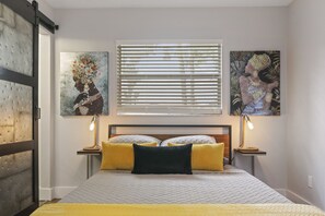 3 bedrooms, desk, iron/ironing board, free WiFi
