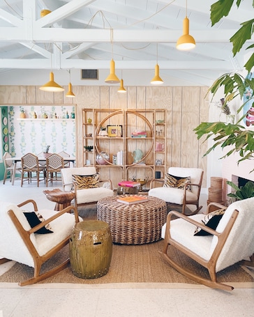 Lobby sitting area. Les Cactus