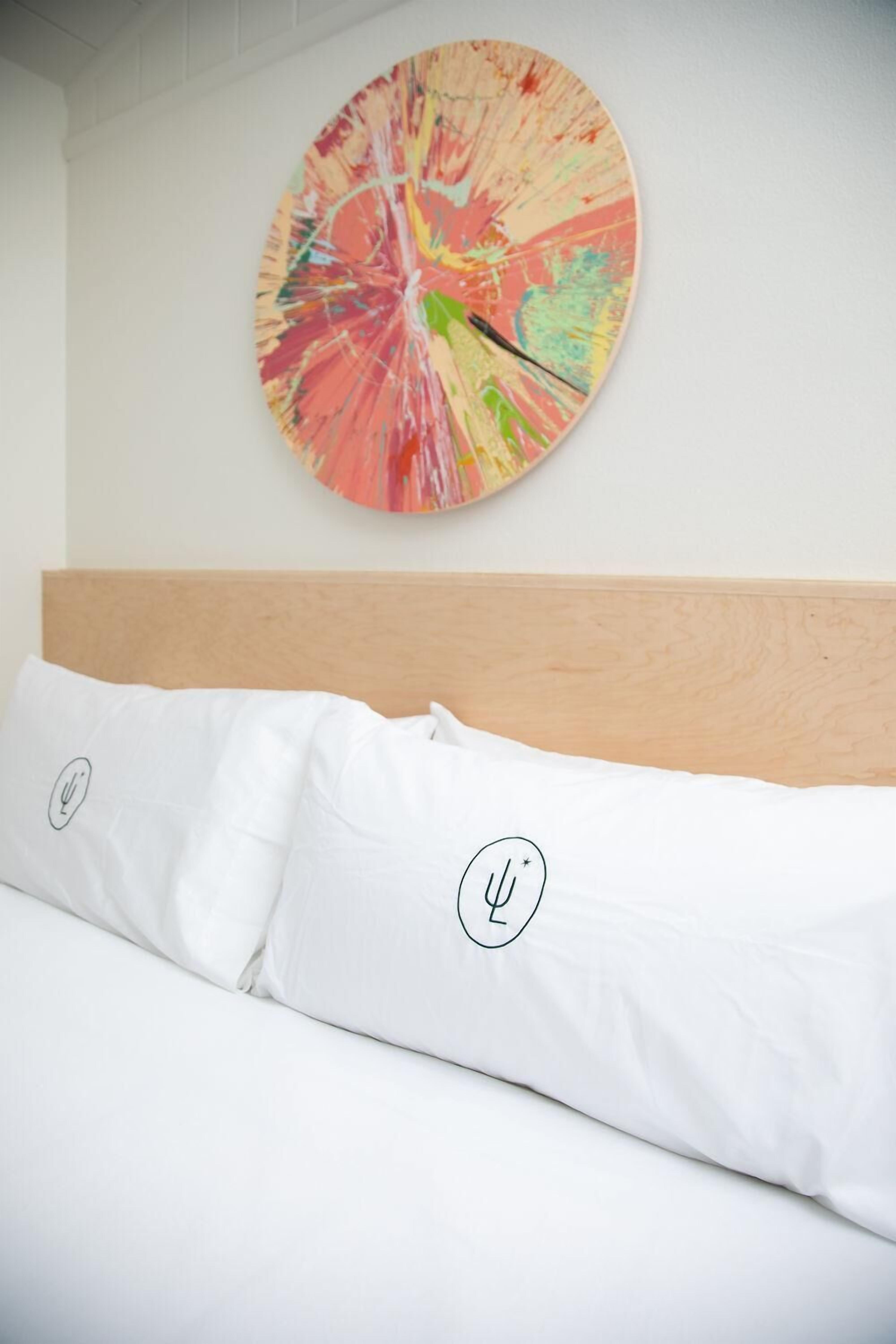 iron/ironing board, bed sheets