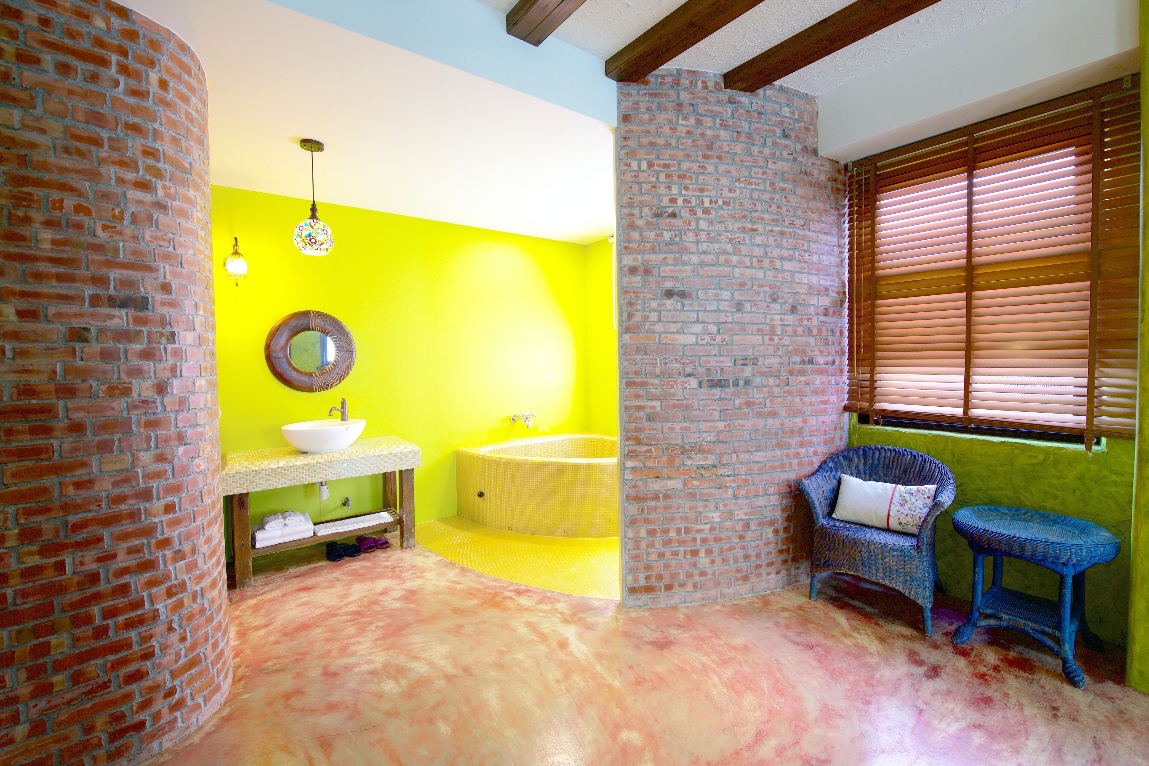 Deluxe-herbergi með tvíbreiðu rúmi | Skrifborð, myrkratjöld/-gardínur, ókeypis þráðlaus nettenging, rúmföt