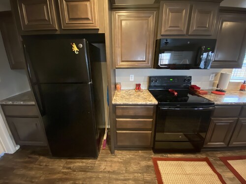  50% to Book the Gecko Home - Clean 3BR - Sleeps 6- By TNT.