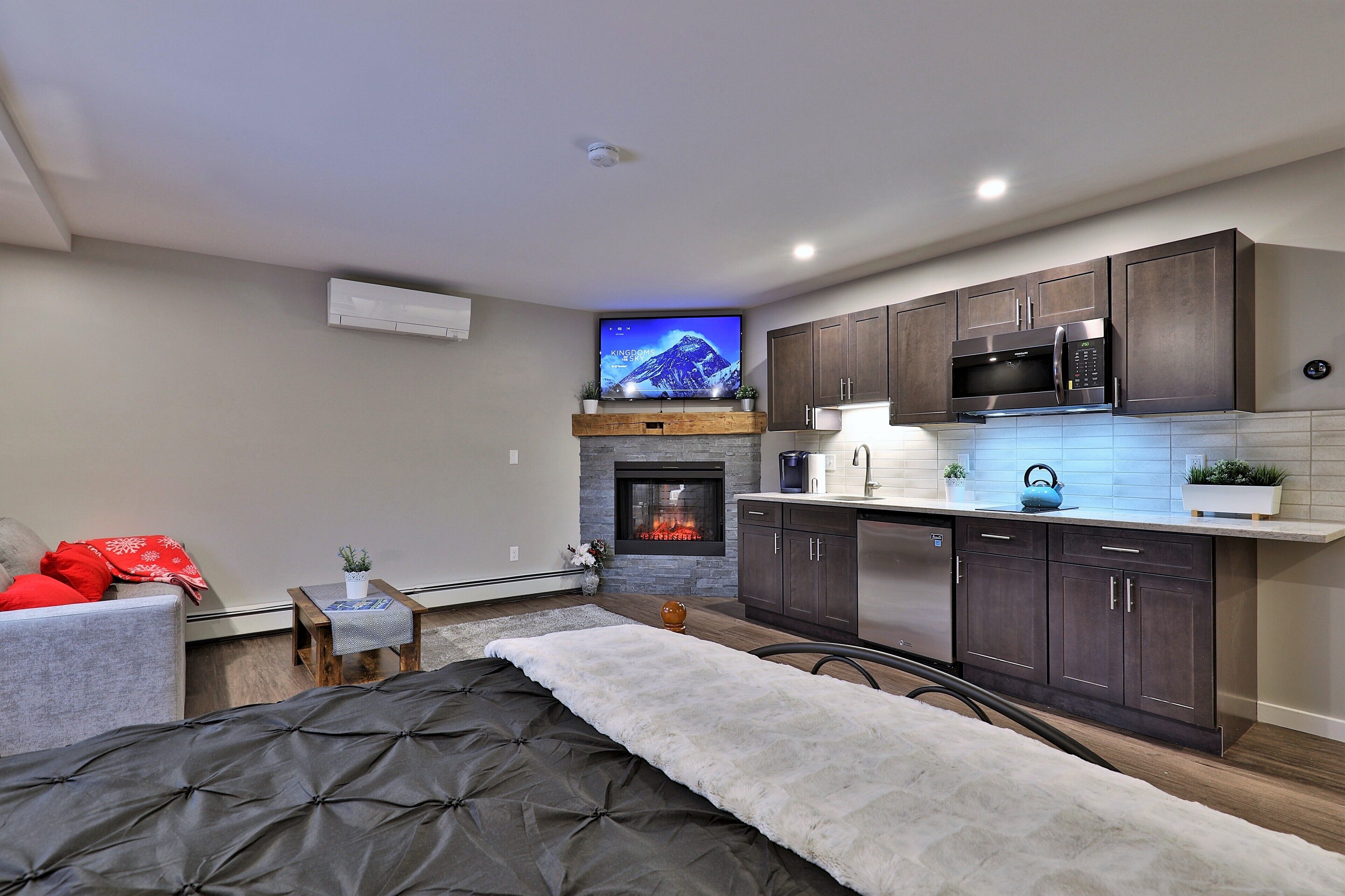 Silitysrauta/-lauta, vauvan matkasänky, ilmainen Wi-Fi, vuodevaatteet