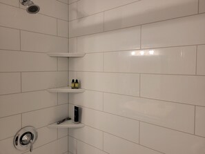Bathtub - Beachfront Home by Pier, Restaurant, and Bar -- Ideal for 2 families (Oak Island)