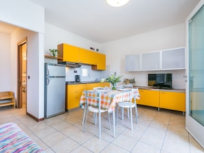 High chair, freezer, dining tables - Nice apartment for 7 guests with A/C, WIFI, TV and terrace (Caorle)