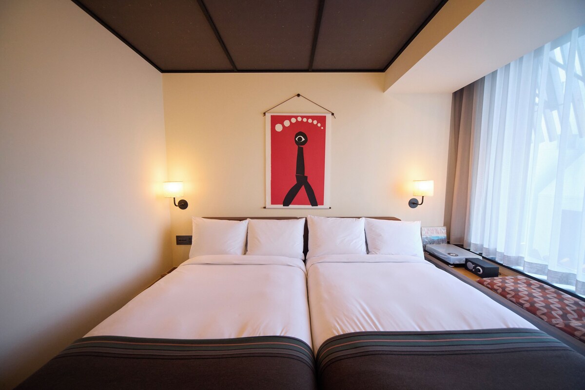 標準雙床房, 非吸煙房 (Sleeps 2 adults 2 children under 12yr) | 高級寢具、羽絨被、迷你吧、客房內保險箱