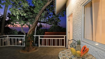 Deluxe Room Sea View | Balcony view