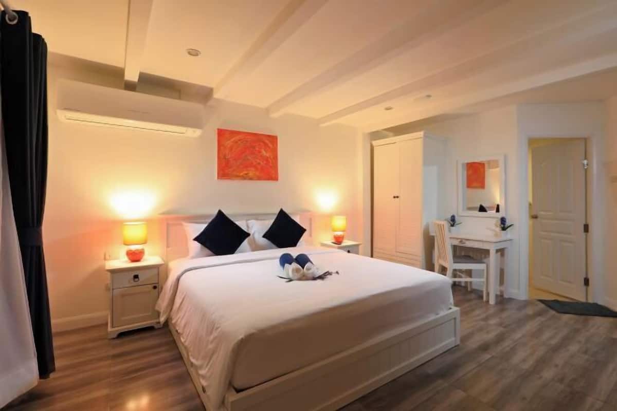 Een kluis op de kamer, individueel gedecoreerd, individueel gemeubileerd