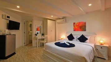 In-room safe, individually decorated, individually furnished, desk