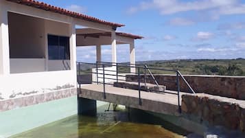 Fachada da propriedade