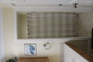 Interior - Amazing water views and great location (Laconia)