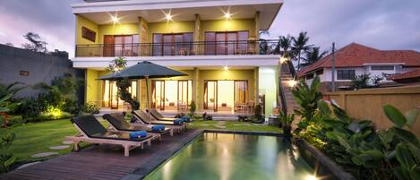 Fachada del alojamiento - Noche