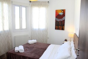 3 bedrooms, iron/ironing board, travel crib, WiFi