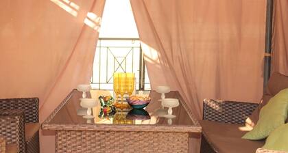 Mukava huvila, oma lämmitetty uima-allas 5 minuutin kävelymatkan päässä merestä