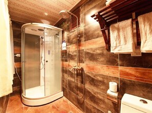 Family Room | Bathroom