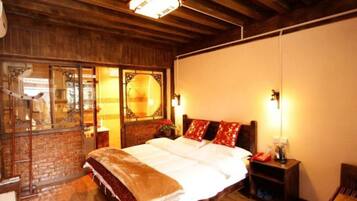 溫馨大床房 | 書桌、遮光窗簾/窗簾、免費 Wi-Fi、床單