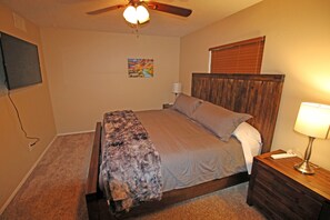 4 chambres, fer et planche à repasser, lit de bébé portatif, Wi-Fi