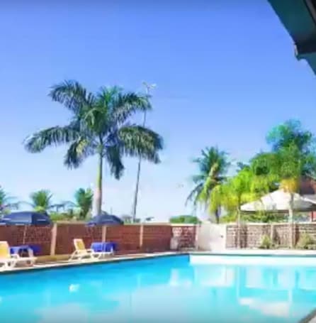 Outdoor pool. Itacaiunas Hotel