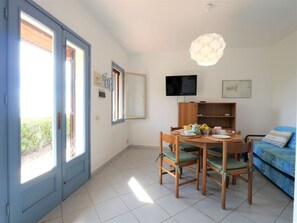 Interior - Lovely apartment in villa for 8 people with WIFI, TV, patio and pets allowed (Capoliveri)