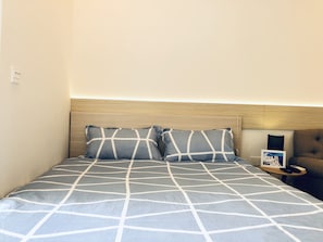 Estúdio superluxo, 1 cama Queen, para fumantes, vista para a cidade | 1 quarto