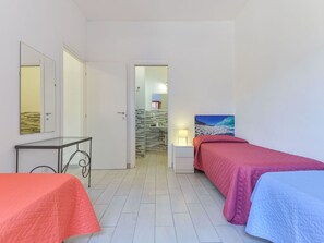 2 chambres, lit parapluie, Wi-Fi gratuit, draps fournis