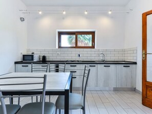 Dining - Cosy apartment for 5 guests with pool, WIFI, A/C and terrace (Capoliveri)