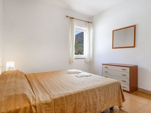 2 camere, culla da viaggio, Wi-Fi gratuito