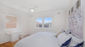 2 bedrooms, iron/ironing board, Internet, bed sheets