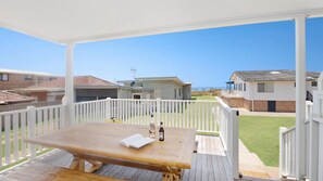 Outdoor dining - Elanora 1 - Beachfront Unit (Avoca Beach)