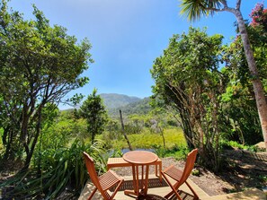 Quad room with Shared Bathroom | Pemandangan gunung