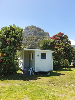 Kitchen cabin with Shared Bathroom | Blick auf den Garten