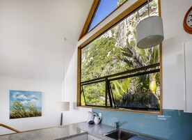 Luxury House | Private kitchen | Full-size fridge, microwave, oven, stovetop