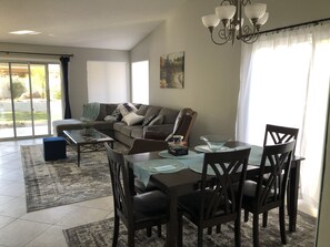 Interior - Short Walk to Activity Center and pool with beautiful yard - pet friendly!! (Tucson)