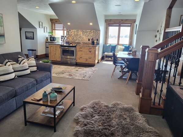 Smart TV, DVD player, books