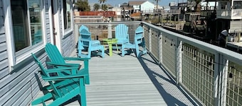 Canal House: Family Friendly, crabbing, fishing and more!