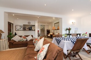 Breakfast area - Kites View Bed & Breakfast (Umhlanga)