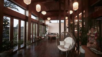 Télévision à écran plat