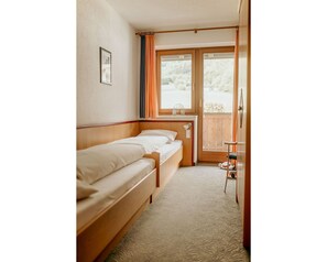 1 bedroom, free WiFi, bed sheets - Nice apartment for 3 people with WIFI, TV and balcony (Thurmbach)
