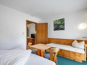 2 bedrooms, WiFi, bed sheets