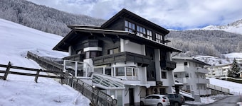 Nice apartment for 6 guests with WIFI, TV, balcony and parking