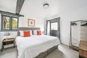 4 chambres, fer et planche à repasser, accès Internet, draps fournis