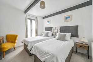 4 Schlafzimmer, Bügeleisen/Bügelbrett, Internetzugang, Bettwäsche