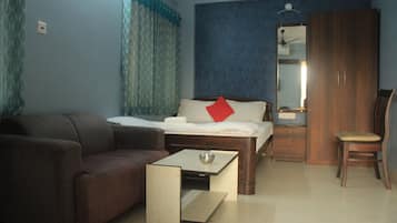 Senior Room | Living room | Flat-screen TV