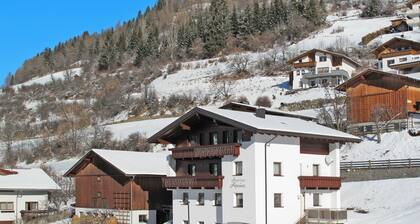 Lovely apartment for 2 people with WIFI, TV and balcony