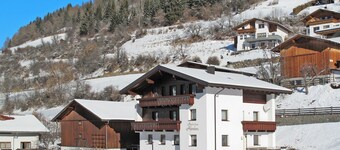 Cosy apartment for 2 guests with WIFI, TV, balcony and parking