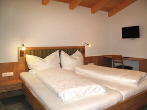 2 室のベッドルーム、旅 行用ベビーベッド、WiFi (無料)