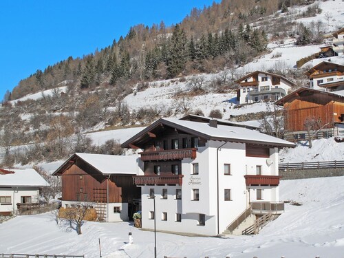 Lovely apartment for 4 people with WIFI, TV and balcony