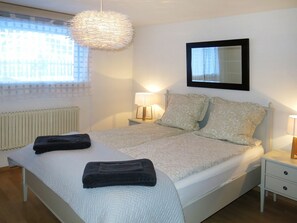 2 Schlafzimmer, Reisekinderbett, kostenloses WLAN