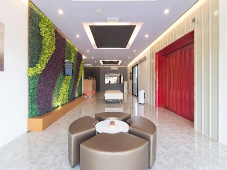 Lobby sitting area. TT Dorf Hotel Matang